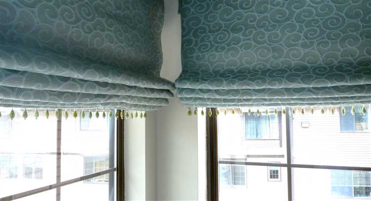 Фото римские рулонные шторы в современном стиле